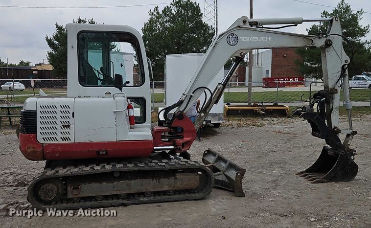 EXCAVADORA 2004 TAKEUCHI TB145