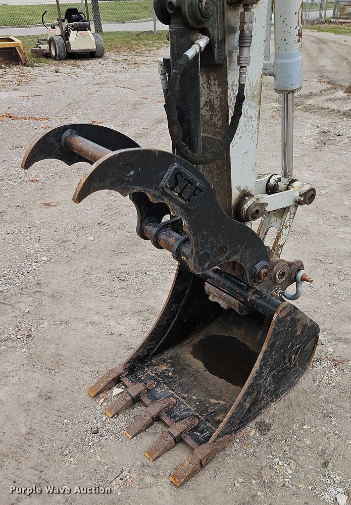 image for item EO4684 2004 Takeuchi TB145 mini excavator