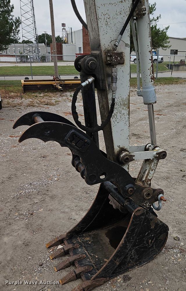 image for item EO4684 2004 Takeuchi TB145 mini excavator