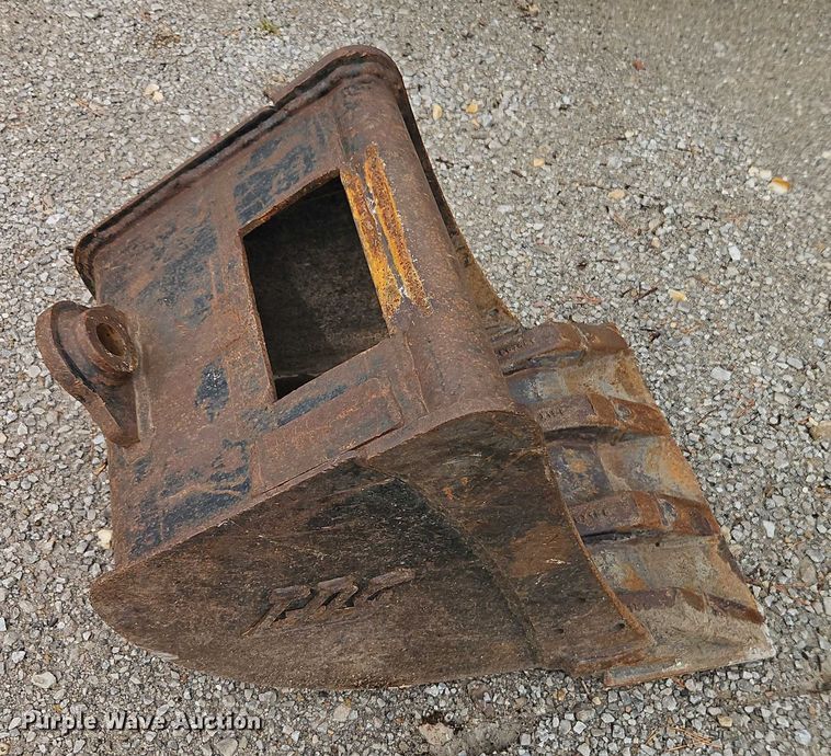 image for item EO4684 2004 Takeuchi TB145 mini excavator