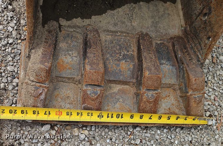 image for item EO4684 2004 Takeuchi TB145 mini excavator