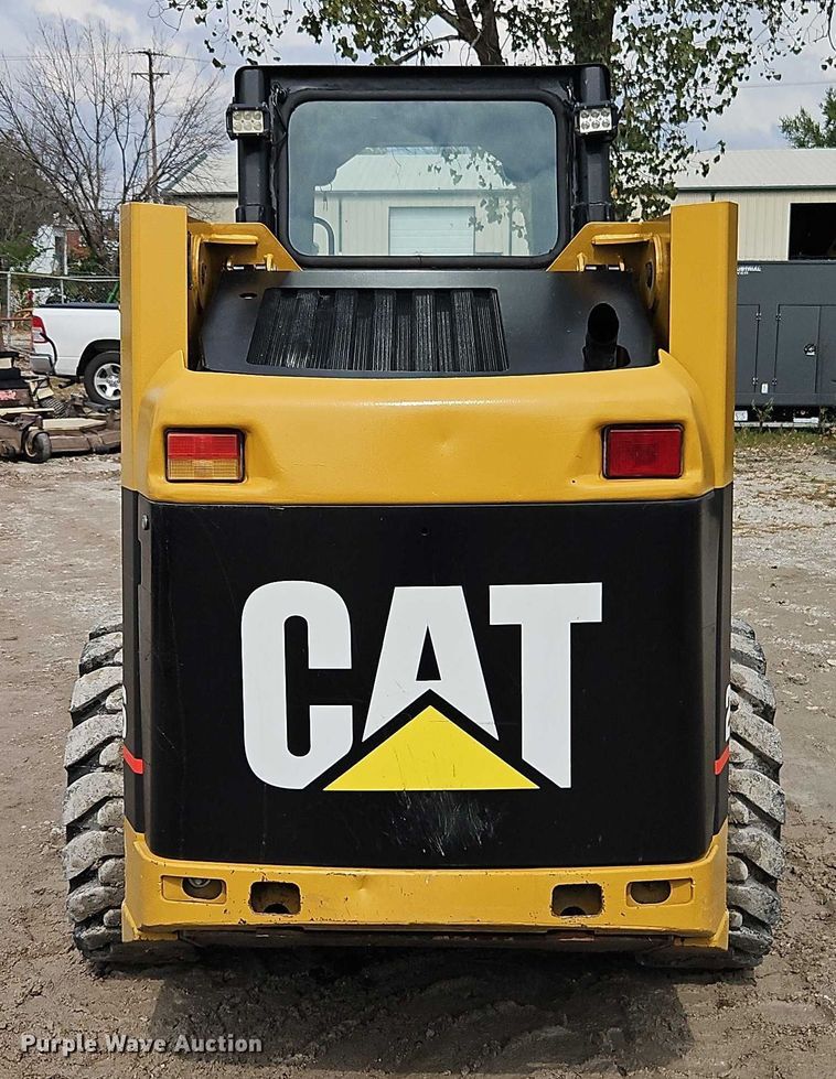 image for item EO4685 2004 Caterpillar 236 skid steer loader