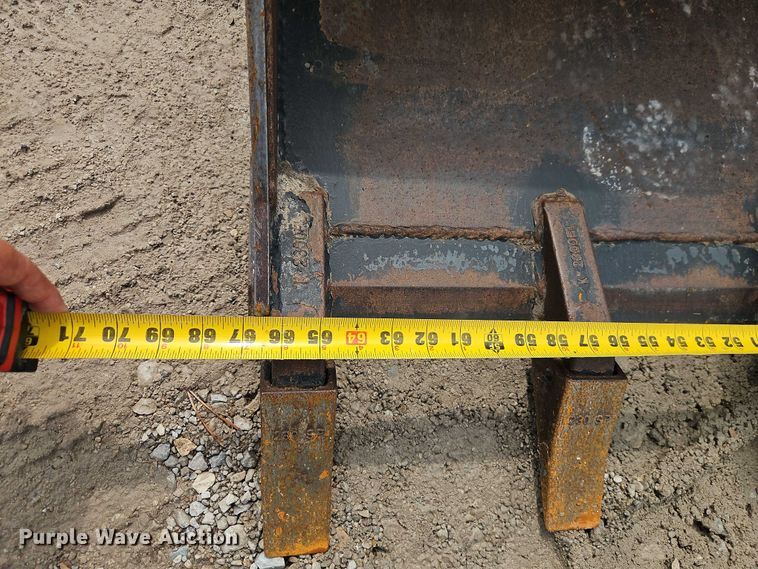 image for item EO4685 2004 Caterpillar 236 skid steer loader