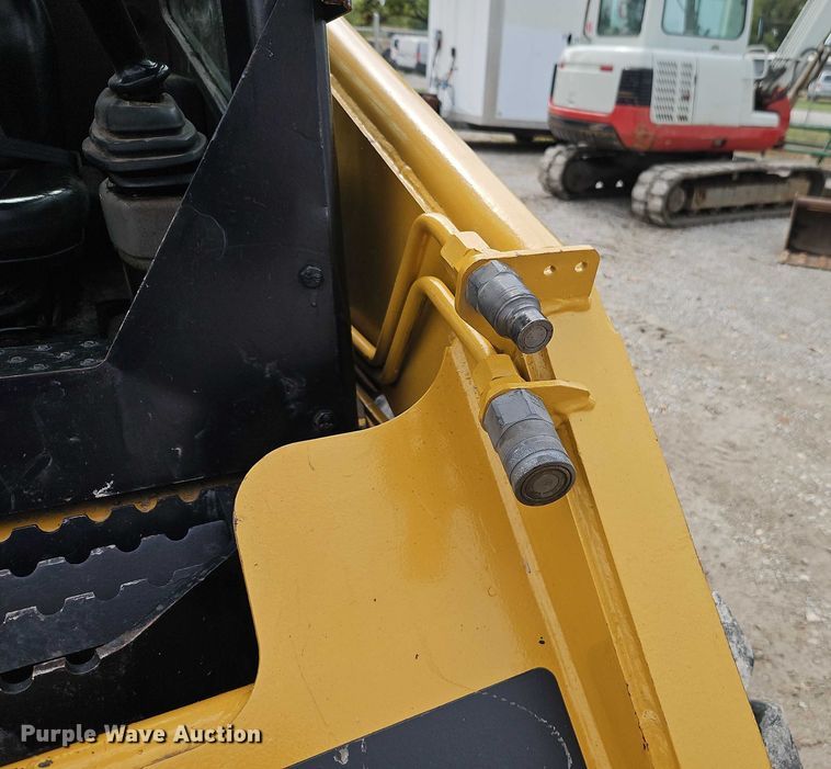 image for item EO4685 2004 Caterpillar 236 skid steer loader