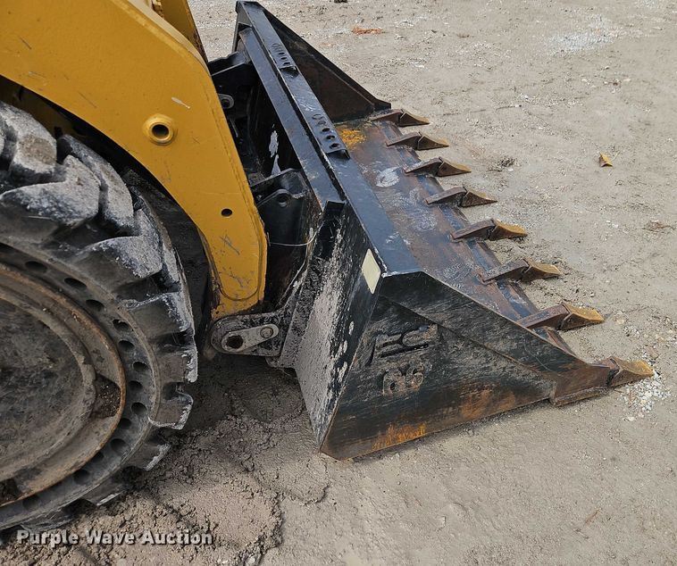 image for item EO4685 2004 Caterpillar 236 skid steer loader