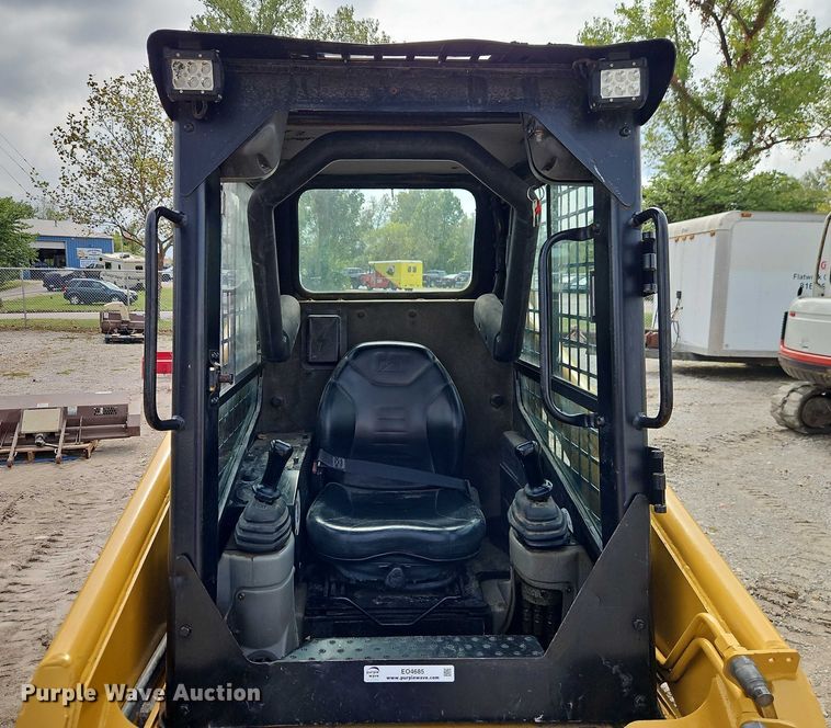 image for item EO4685 2004 Caterpillar 236 skid steer loader
