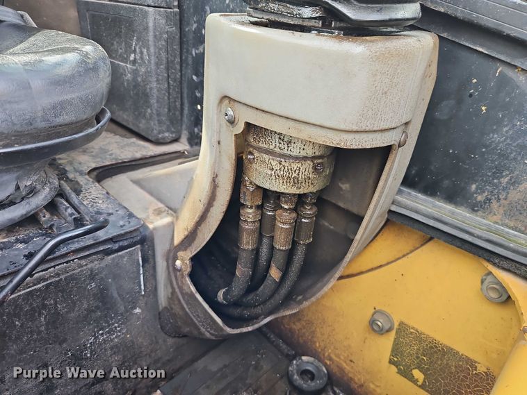 image for item EO4685 2004 Caterpillar 236 skid steer loader