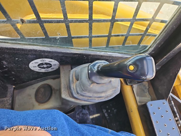 image for item EO4685 2004 Caterpillar 236 skid steer loader