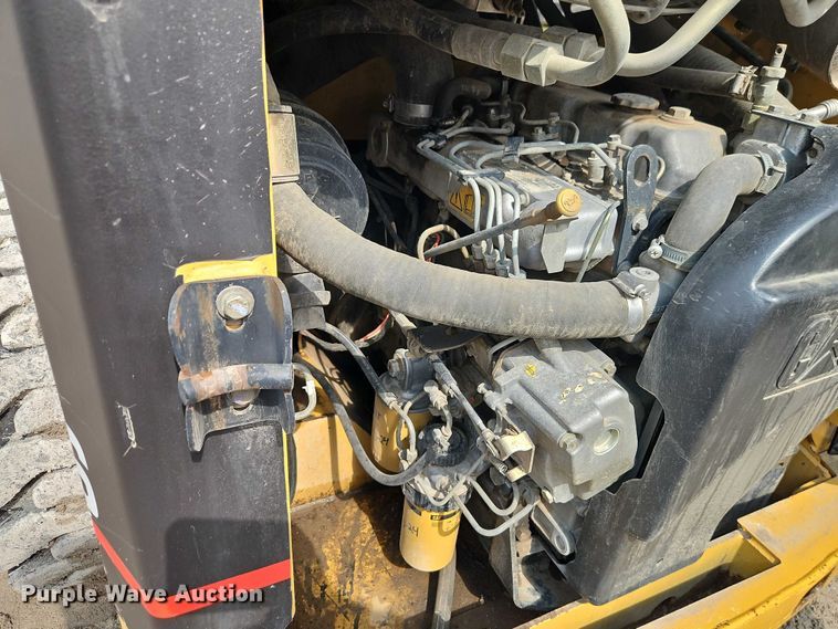 image for item EO4685 2004 Caterpillar 236 skid steer loader