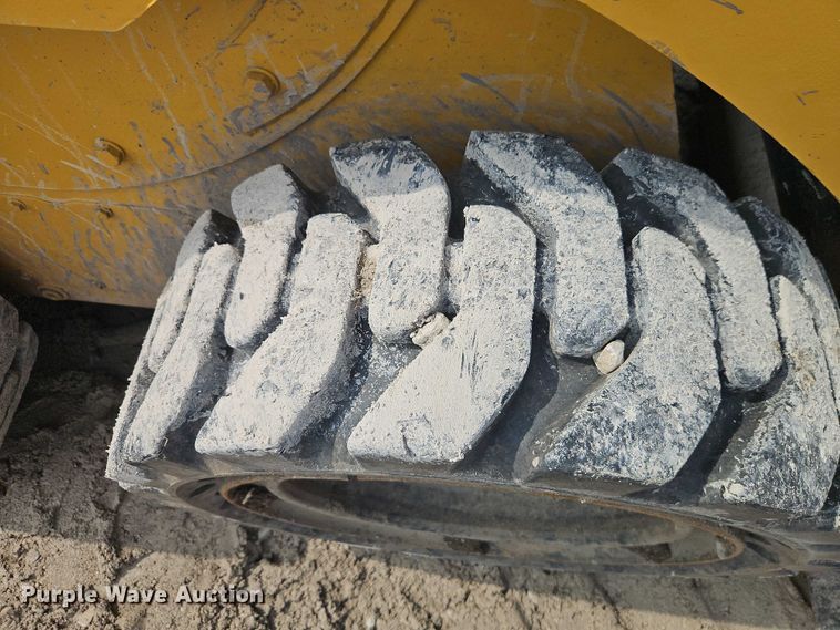 image for item EO4685 2004 Caterpillar 236 skid steer loader