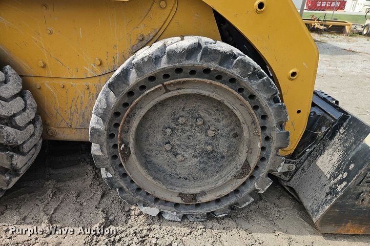 image for item EO4685 2004 Caterpillar 236 skid steer loader