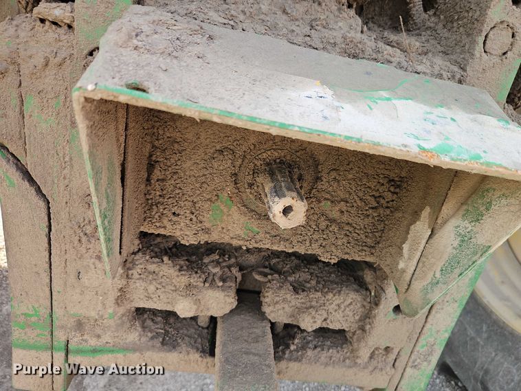 image for item EO4691 2013 John Deere 6115R MFWD tractor