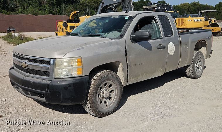 image for item EO4692 2008 Chevrolet Silverado 1500 Ext. Cab pickup truck