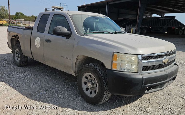 image for item EO4692 2008 Chevrolet Silverado 1500 Ext. Cab pickup truck