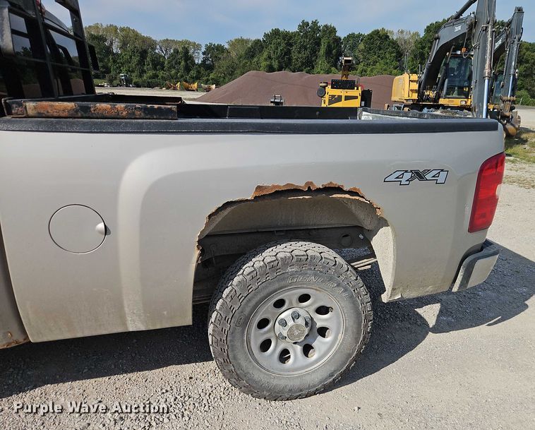 image for item EO4692 2008 Chevrolet Silverado 1500 Ext. Cab pickup truck