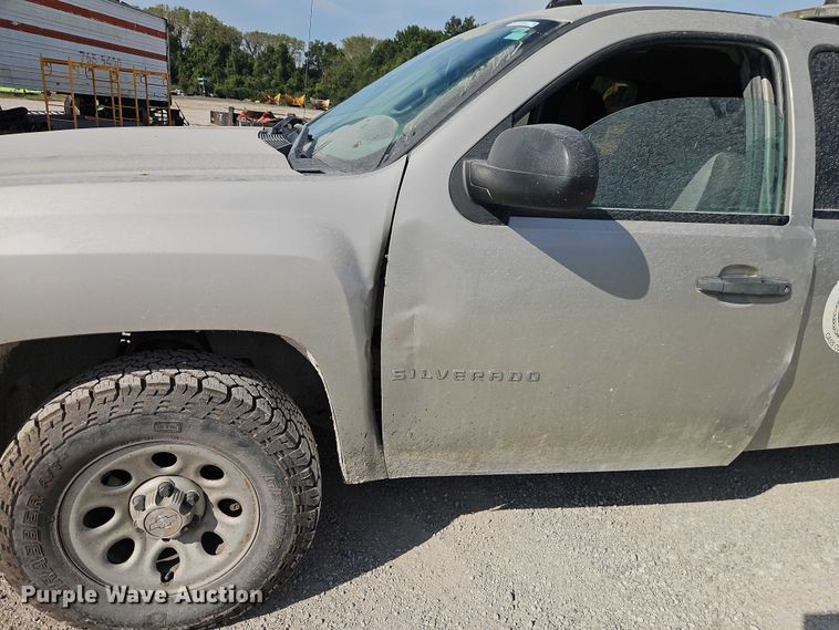 image for item EO4692 2008 Chevrolet Silverado 1500 Ext. Cab pickup truck