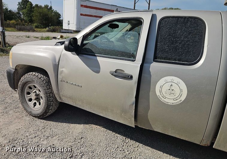 image for item EO4692 2008 Chevrolet Silverado 1500 Ext. Cab pickup truck