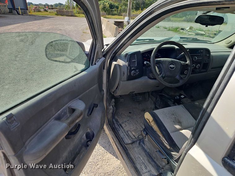image for item EO4692 2008 Chevrolet Silverado 1500 Ext. Cab pickup truck