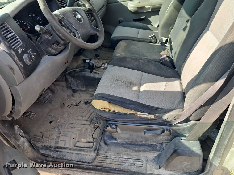 image for item EO4692 2008 Chevrolet Silverado 1500 Ext. Cab pickup truck