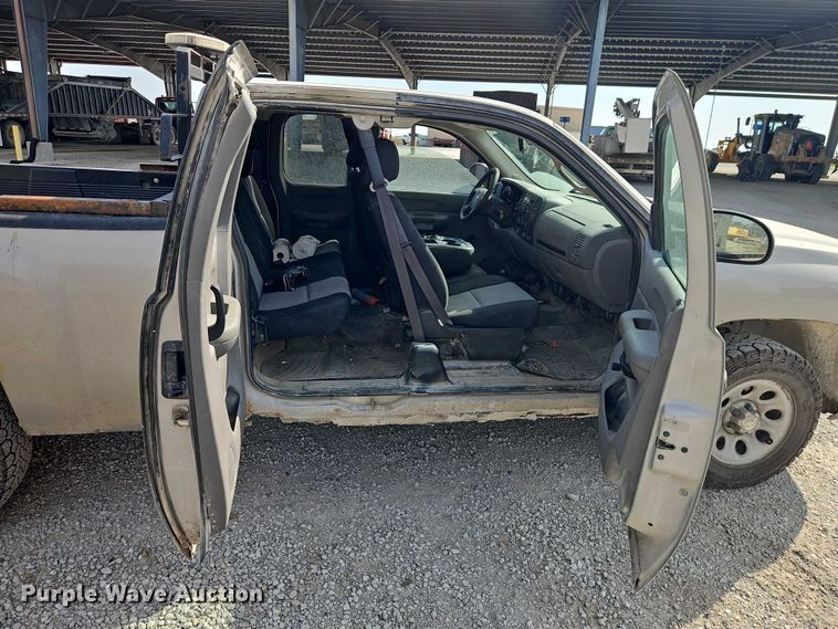 image for item EO4692 2008 Chevrolet Silverado 1500 Ext. Cab pickup truck