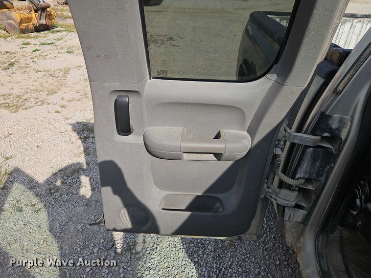 image for item EO4692 2008 Chevrolet Silverado 1500 Ext. Cab pickup truck