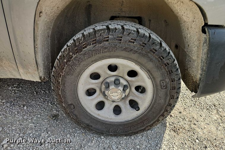 image for item EO4692 2008 Chevrolet Silverado 1500 Ext. Cab pickup truck