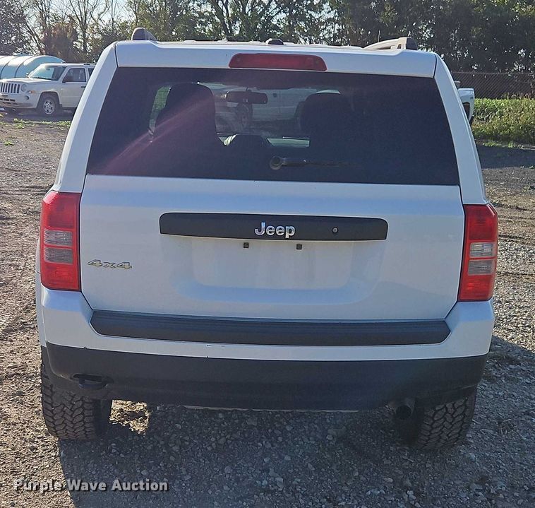 image for item EO4694 2016 Jeep Patriot SUV