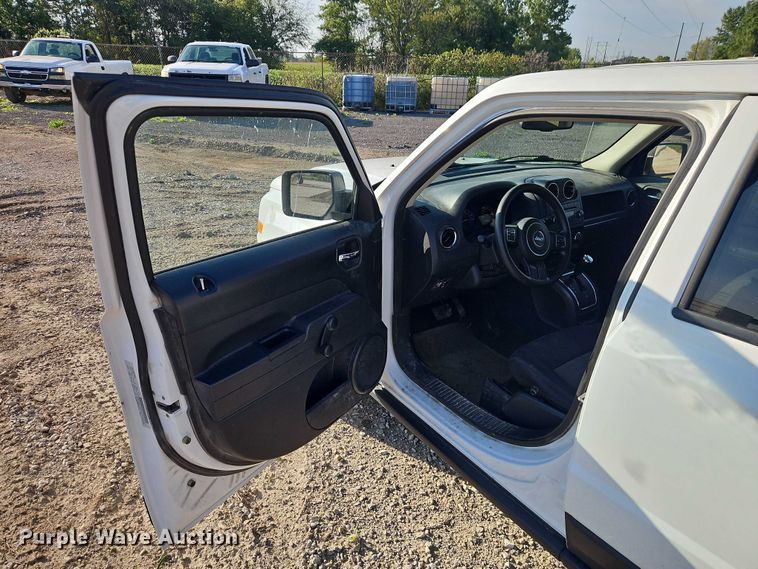 image for item EO4694 2016 Jeep Patriot SUV