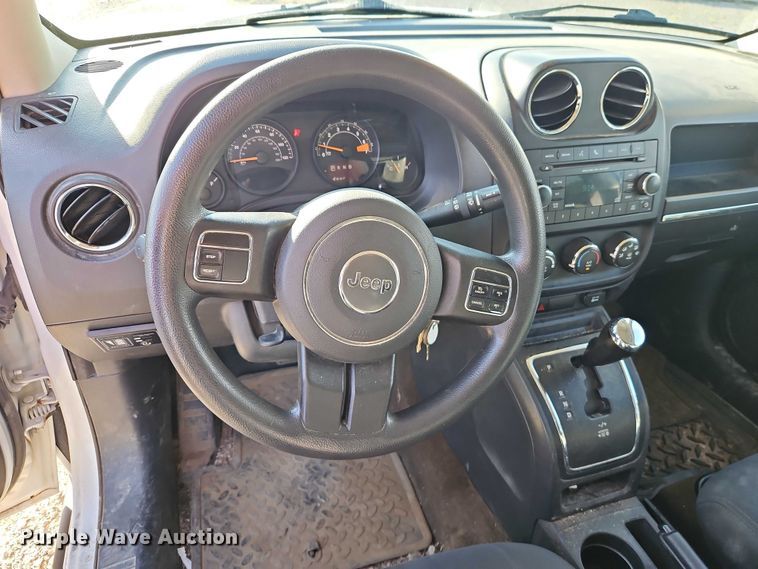 image for item EO4694 2016 Jeep Patriot SUV