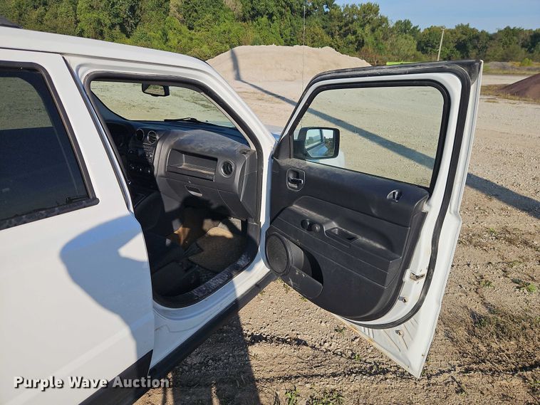 image for item EO4694 2016 Jeep Patriot SUV