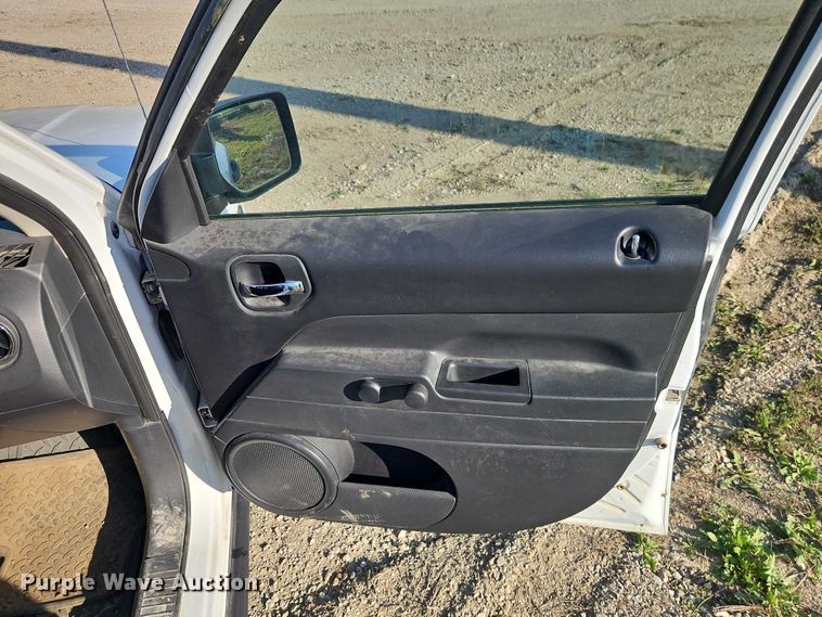 image for item EO4694 2016 Jeep Patriot SUV