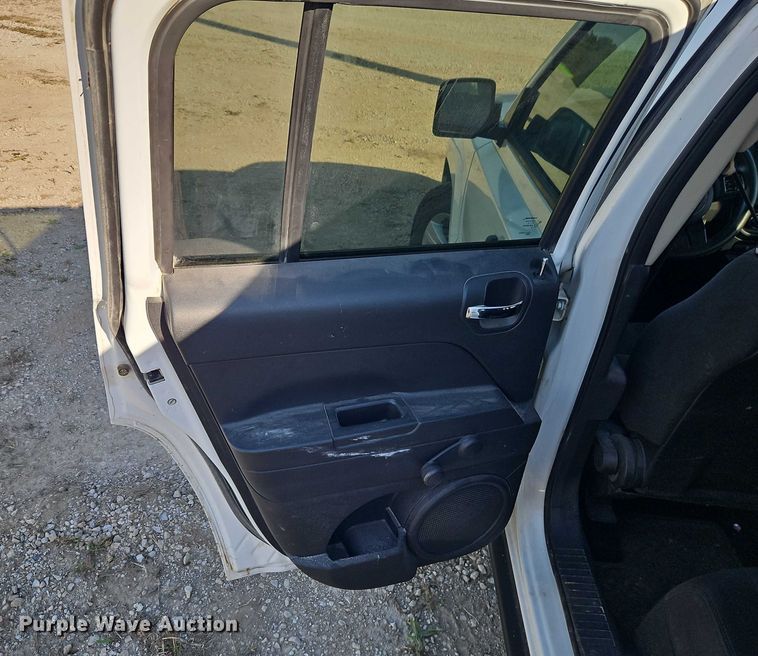 image for item EO4694 2016 Jeep Patriot SUV