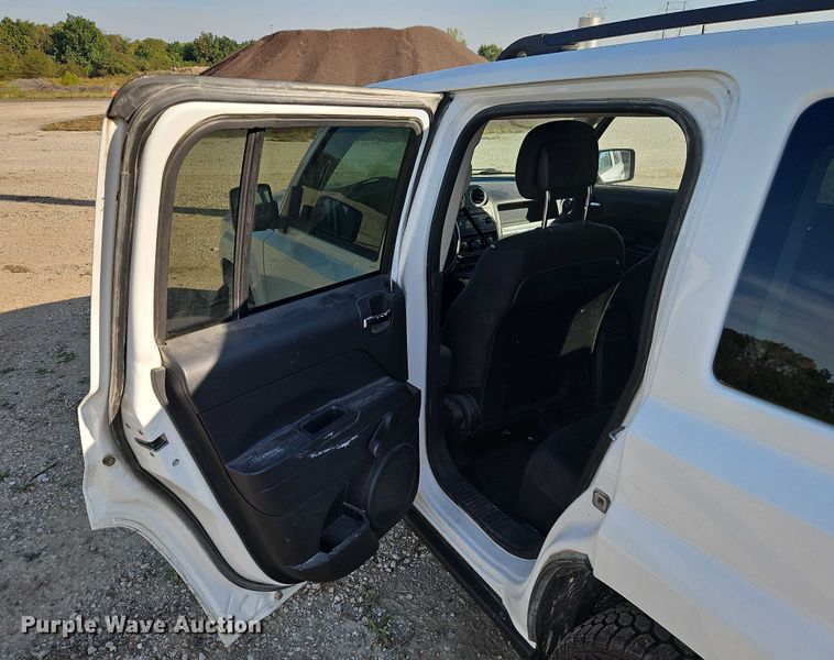 image for item EO4694 2016 Jeep Patriot SUV