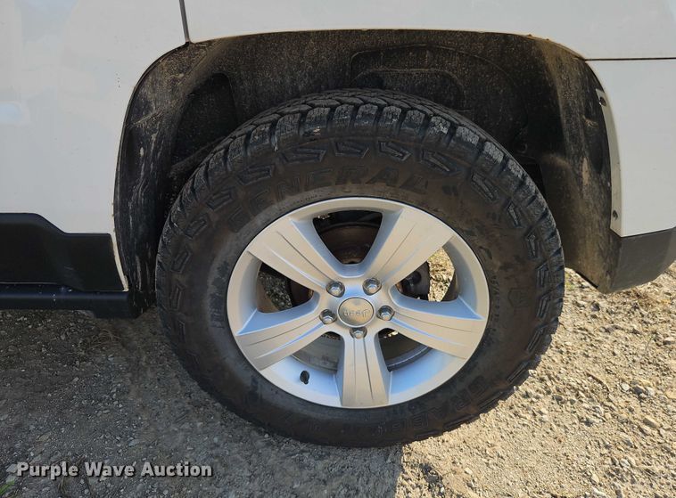 image for item EO4694 2016 Jeep Patriot SUV