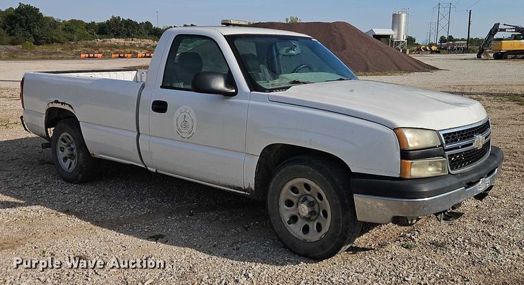 image for item EO4695 2006 Chevrolet Silverado 1500 pickup truck
