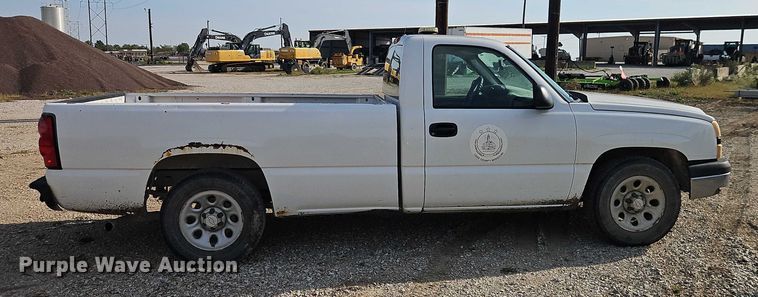 image for item EO4695 2006 Chevrolet Silverado 1500 pickup truck