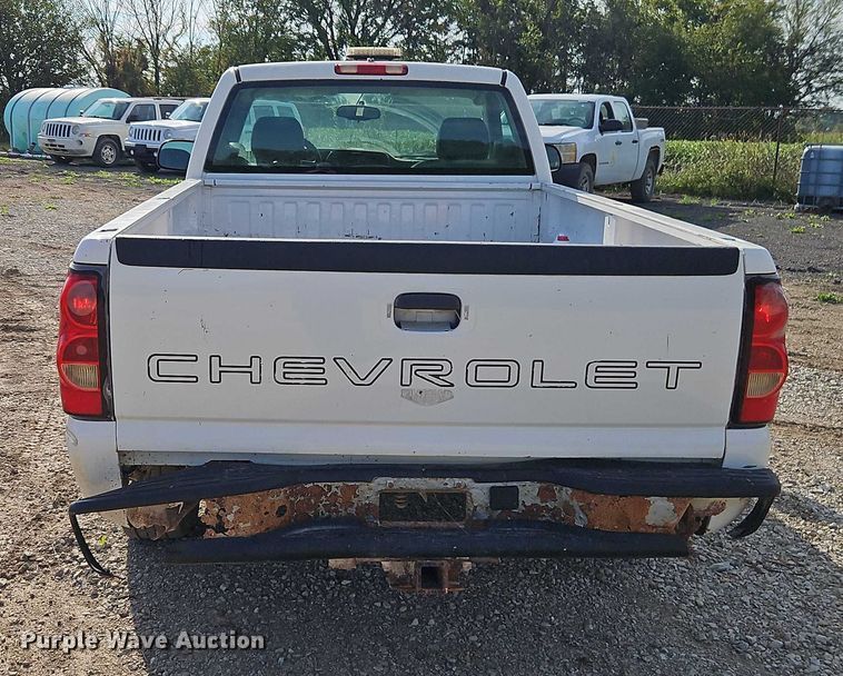 image for item EO4695 2006 Chevrolet Silverado 1500 pickup truck
