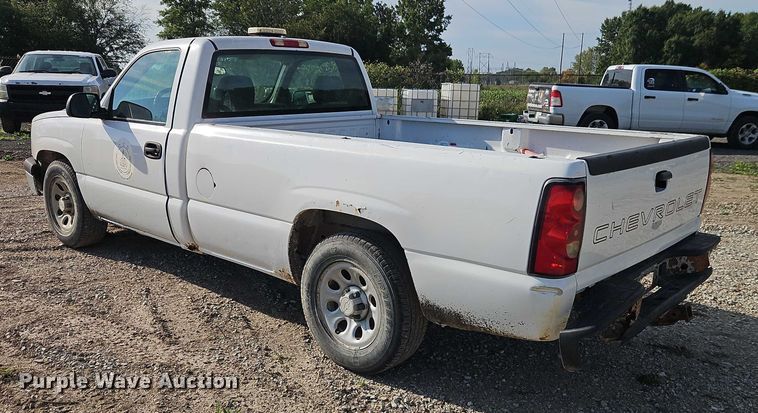 image for item EO4695 2006 Chevrolet Silverado 1500 pickup truck