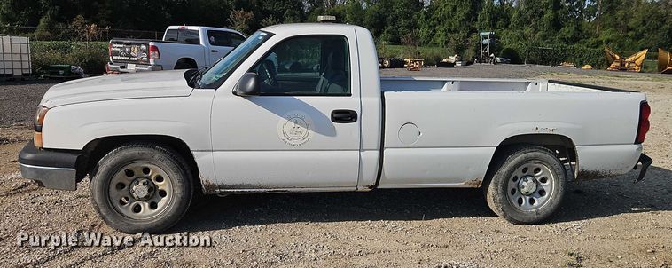 image for item EO4695 2006 Chevrolet Silverado 1500 pickup truck