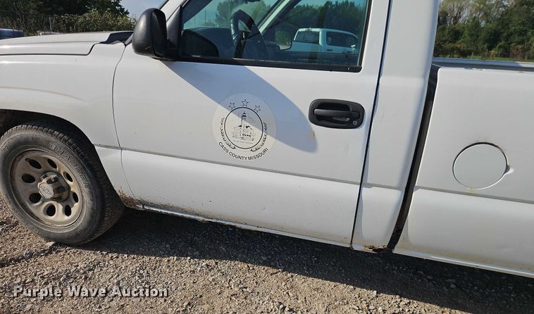 image for item EO4695 2006 Chevrolet Silverado 1500 pickup truck