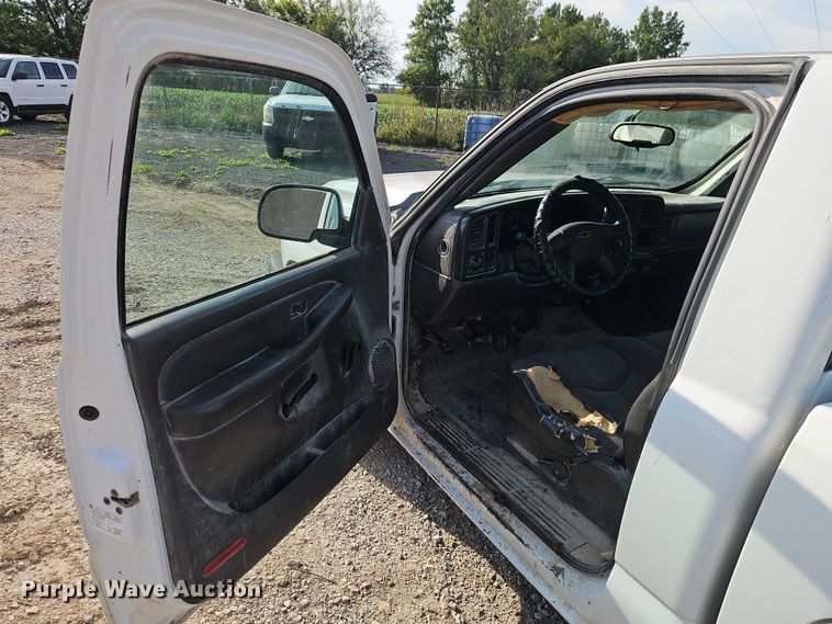 image for item EO4695 2006 Chevrolet Silverado 1500 pickup truck