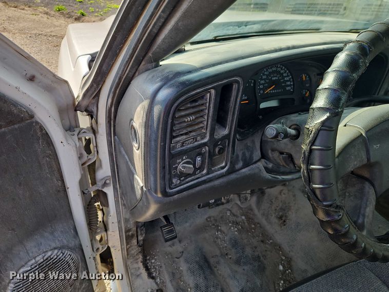 image for item EO4695 2006 Chevrolet Silverado 1500 pickup truck