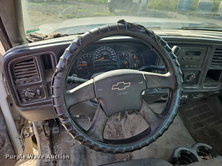 image for item EO4695 2006 Chevrolet Silverado 1500 pickup truck