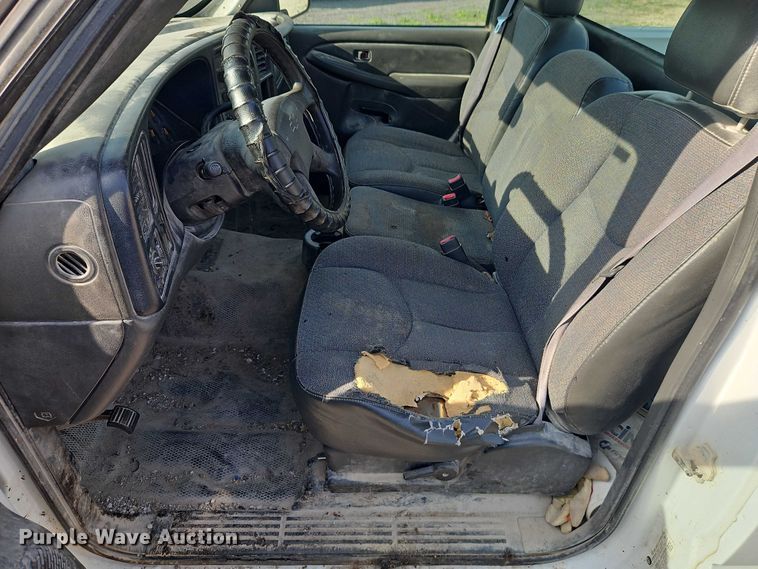 image for item EO4695 2006 Chevrolet Silverado 1500 pickup truck