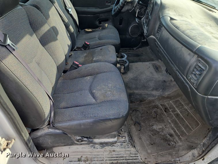 image for item EO4695 2006 Chevrolet Silverado 1500 pickup truck