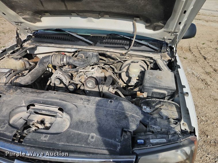 image for item EO4695 2006 Chevrolet Silverado 1500 pickup truck