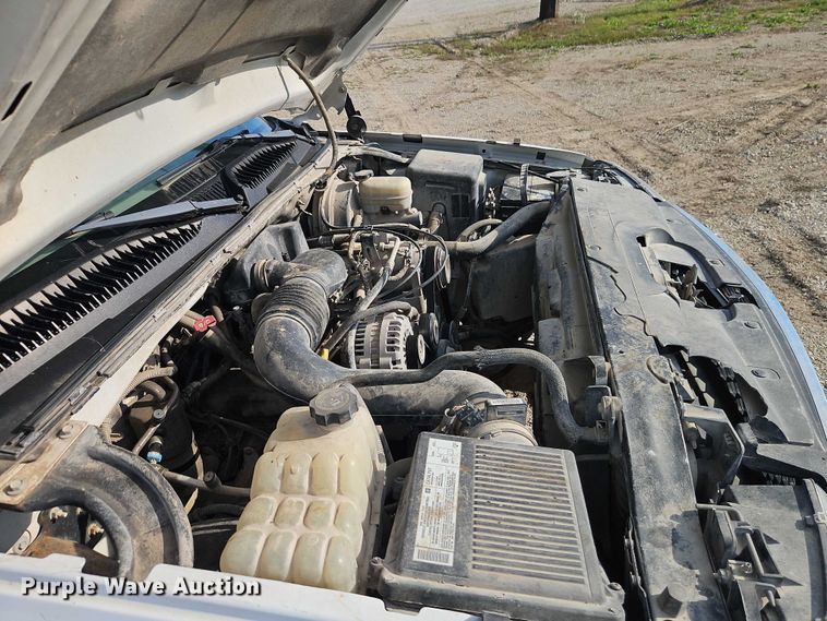 image for item EO4695 2006 Chevrolet Silverado 1500 pickup truck