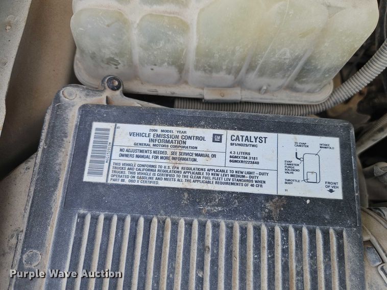 image for item EO4695 2006 Chevrolet Silverado 1500 pickup truck