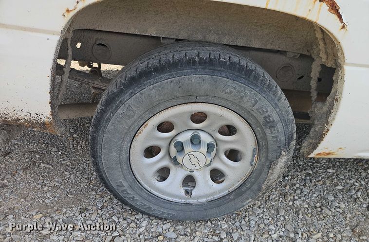 image for item EO4695 2006 Chevrolet Silverado 1500 pickup truck