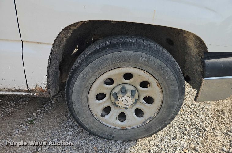 image for item EO4695 2006 Chevrolet Silverado 1500 pickup truck
